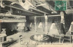 CPA L'Auvergne - Interieur d'une maison auvergnate