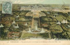 CPA Versailles - Vue generale prise à vol d'oiseau  le Parc et la Ville