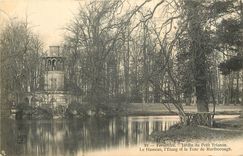 CPA Versailles - jardin du Petit Trianon Le hameau l'etang et la Tour de Marlborough
