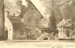 CPA Versailles - le petit Trianon - le hameau de Marie-Antoinette
