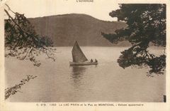 CPA L'Auvergne le Lac Pavin et le Puy de Montchal Volcan Quaternaire 