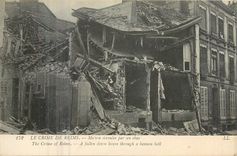 CPA Le Crime de Reims Maison ecroulee par un obus Militaria