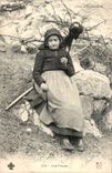 CPA Standard Folklore Costume of Auvergne a ropemaking machine TOP