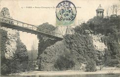 CPA Paris Buttes-Chaumont le pont suspendu de le Belvedere
