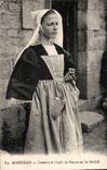 CPA Morbihan Costume and cap of peasant of Baud (folklore costume headlight lighthouse)