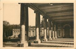 CPA Versailles Grand Trianon Le Peristyle 