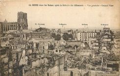 CPA Reims dans les Ruines apres la Retraite des Allemands Vue generale 