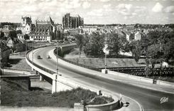 CPM BEAUVAS-Le Pont -Route et la ville