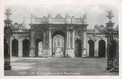 CPA NANCY-l'Arc de Triomphe- vu de la place Carriere