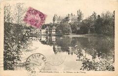 CPA Pierrefonds Oise Le Chateau vu de l'Etang 