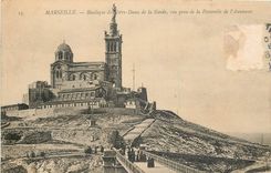 CPA Marseille Basilique de Notre Dame de la Garde vue prise de la Passerelle de l'Ascenseur 