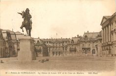 CPA Palais de Versailles La Statue de Louis XIV et la Cour de Marbre 