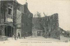 CPA Granville La Grande Porte et les Remparts 