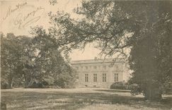 CPA Versailles Petit Trianon Facade sur le parc