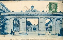 CPA Nancy l'Hemcycle de la criere et le Palais Gouvernement