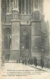 CPA Reims dans ses annees de bombardements 1914 1917 La cathedrale incendiee par les Allemands