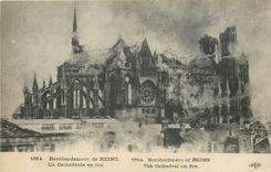 CPA Bombardement de Reims La Cathedrale en feu