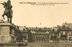CPA Palais de Versailles Cour de Marbre et Statue equestre de Louis XIV