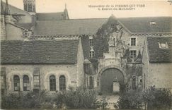 CPA Monastere de la Pierre Qui Vire Entree du Monastere 