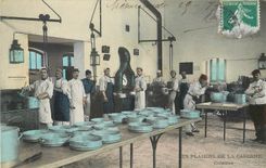 CPA Les Plaisirs de la Caserne Cuisines 