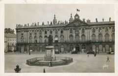 CPA Nancy M et M L'Hotel de Ville et Statue Stanislas 