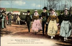 CPA Breton Marriage (country of Cornouailles) Gavrotte of honor (1st figure) Dance