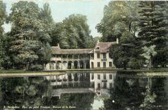 CPA Versailles Parc du petit Trianon Maison de la Reine 