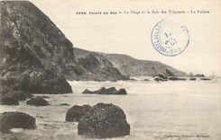 CPA Pointe du Raz La Plage et la Baie des Trepasses La Falaise 