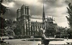 CPM Paris Notre Dame vue du Square R Viviani 