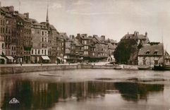 CPM Honfleur Quai Ste Catherine et la Lieutenance 