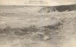 CPA Cote d'Emeraude Etude de vagues au Cap Frehel 