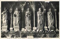 CPA Guingamp C du N Porche de l'Eglise Notre Dame Statue d'Apotres 