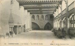 CPA Pierrefonds Le Chateau La Salle des Gardes 