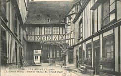 CPA Les Andelys Eure Coure de l'Hotel du Grand Cerf 