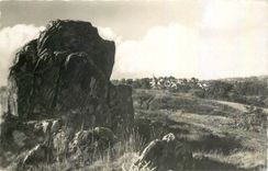 CPM Uzel Vue Generale et la Roche du Coucou 