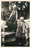 CPA La Bretagne Fillettes de Plougastel Daoulas Finistere Folklore