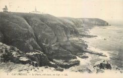 CPA Cap Frehel Le Phare cote ouest ou Cap 