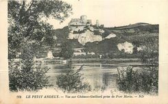 CPA Le Petit Andely Vue sur Chateau Gaillard prise de Port Morin 