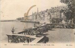 CPA Menton Alpes Maritimes La Vieille Ville 