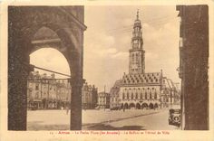 CPA Arras La Petite Place Le Beffroi et l'Hotel de Ville 