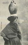 CPA Morlaix Vieille Porteuse d'eau fumant la Pipe Folklore
