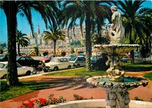 CPM Menton Alpes Mar Vue sur la vieille ville et la plage 