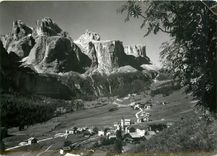 CPM Colfosco (m.1645) verso Gruppo Sella Alla Val Badia Dolomili