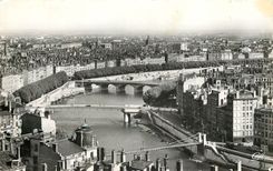 CPM Lyon Panorama sur les Ponts de la Saone