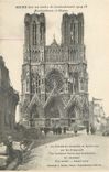 CPA Reims Dans ses annees de bombardement 1914 18 La Cathedrale incendiee et bombardee par les Allem