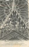 CPA Reims Dans ses annees de bombardement 1914 18 La Cathedrale incendiee et bombardee par les Allem