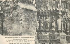 CPA Reims Dans ses annees de bombardement 1914 18 La Cathedrale incendiee et bombardee par les Allem