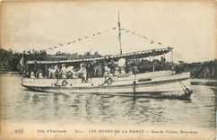 CPA Cote d'Emeraude Les Bords de la Rance Grande Vedette Dinardaise Bateau
