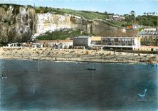 CPM Saint Valery en Caux Seine Maritime Le plage et le Casino 