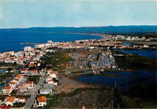 CPM Au Soleil de la Camargue Grau du Roi Gard Vue generale 